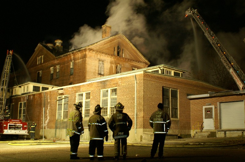 Resultado de imagem para taunton state hospital haunted